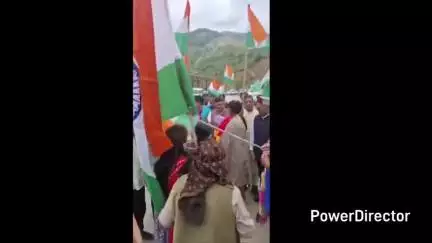 नौहरा: नौहराधार में भारतीय सैनिकों के सम्मान में निकाली गई तिरंगा यात्रा, भारत माता की जय के नारों से गूंजा क्षेत्र
