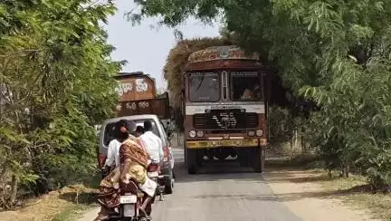 పాపన్నపేట్: పాపాన్నపేటనుండి పెద్దశంకరంపేటవెళ్లేందుకు మల్లంపేట లింగయిపల్లి చికోడుగ్రామాల మీదుగారహదారినివిస్తరించాలి  #Local issue