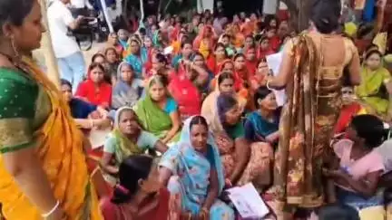 हलसी: कैंदी और बल्लोपुर गांव में महिला संवाद कार्यक्रम का आयोजन किया गया