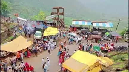 कळवण: दिंडोरी व कळवण तालुक्याच्या हद्दीवरील मार्कंडेऋषीचे मंदिर भाविकांना दर्शनासाठी खुले करा ग्रामस्थांची मागणी #Jansamasya