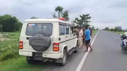 निर्मली: निर्मली थाना क्षेत्र के हरियाही के पास पुलिस गाड़ी ने दूसरी पुलिस गाड़ी को मारी टक्कर