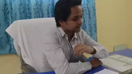 नहर विभाग के स्कूटी इंजीनियर चेनारी कुदरा बैतरणी नहर में 24 आरडी पर हुए कार्य का एस्टीमेट नहीं दिखाते हैं।महा घोटाला