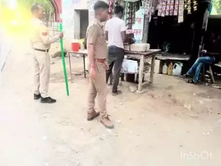 पलेरा: ग्राम कनेरा में खुले में लगी अंडा, मांस, मछली की दुकानें पुलिस द्वारा हटाई गईं