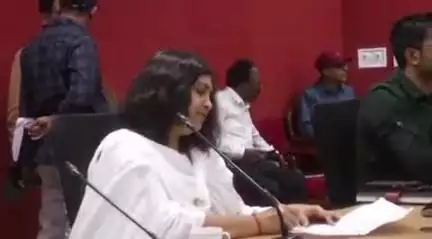 జడ్చర్ల: ప్రజావాణి కార్యక్రమానికి ప్రాధాన్యతనిస్తూ ఫిర్యాదులను సత్వరమే పరిష్కరించాలి: కలెక్టర్ విజయేందిర బోయి
