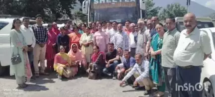 बल्ह: सुगंधित पौधों की खेती पर प्रशिक्षण हासिल करने के लिए बल्ह के किसान कुल्लू के लिए हुए रवाना