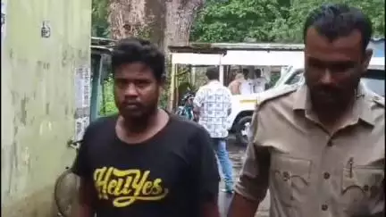 হাঁসখালি: বেআইনি ভাবে বাংলাদেশিদের অনুপ্রবেশ ও তাদের আত্মগোপন করতে সাহায্য করার অভিযোগ,হাসখালি থেকে গ্রেফতার 1 টাউট