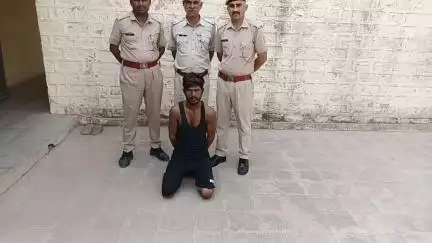 #Balotra: थाना कल्याणपुर द्वारा ‘‘ऑपरेशन शिकंजा’’ के तहत 5000₹ का ईनामी अपराधी घेवर गिरफ्तार
#BalotraPolice #BalotraNews