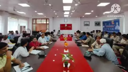 अडकी: समाहरणालय स्थित सभागार में कारा सुरक्षा समिति की बैठक संपन्न, अनुमंडल पदाधिकारी ने दिए आवश्यक दिशा-निर्देश