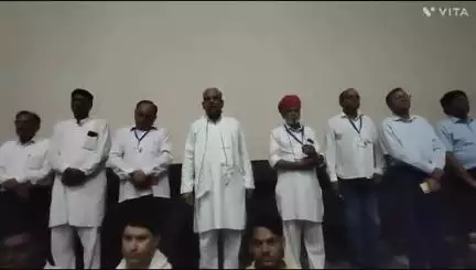 नीम का थाना: विधायक सुरेश मोदी ने नीमकाथाना स्थित लक्ष्मी टॉकीज में देखी फिल्म 'फूले'