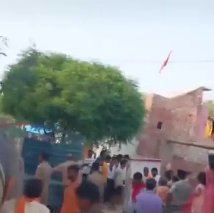 पुरवा: डौंडियाखेड़ा में एक युवक ने की आत्महत्या