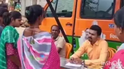 मूल: आमदार सुधीर मुनगंटीवार यांचे फिरते जनसंपर्क कार्यालय ठरताय नागरिकांसाठी वरदान