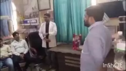 मनिया: मनियां में 12 झोलाछाप डॉक्टरों को पकड़ा गया, 60 क्लीनिकों को किया गया चिन्हित