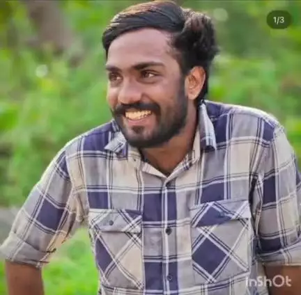 ചേർത്തല: തുറവൂർ എൻ.സി.സി കവലയിൽ ലോറിയുടെ അടിയിൽ പെട്ട് ബൈക്ക് യാത്രികന് ദാരുണാന്ത്യം