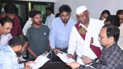 मस्तुरी: बिलासपुर कलेक्टर श्री संजय अग्रवाल ने साप्ताहिक जनदर्शन में दूर-दराज से आए लोगों की समस्याएं सुनी