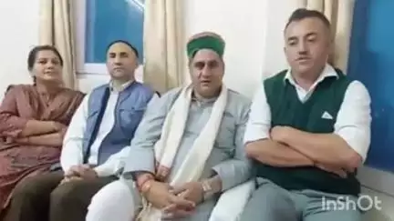 चौपाल: कांग्रेस सह प्रभारी राष्ट्रीय नेता चौपाल पहुंचे, कार्यकर्ताओं के साथ की बैठक, सभी कार्यकर्ता रहे मौजूद
