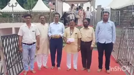 कर्मचारी संयुक्त मोर्चा ने बाबा महाकाल को दिया कार्यक्रम का निमंत्रण, 5 जून को मुख्यमंत्री होंगे शामिल