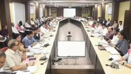 त्योंदा: कलेक्टर ने अधिकारियों को दिए निर्देश, जिले के सभी आंगनबाड़ी केंद्र समय पर खुलें