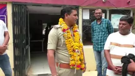 नागदा: नागदा में ऑटो चालकों ने किया पुलिस का स्वागत