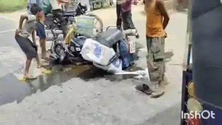 हरलाखी: हरलाखी-जयनगर NH-227 पर बेलाटोल के पास शराब तस्कर ने ई-रिक्शा को मारी टक्कर, सात घायल