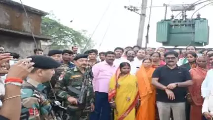 पेटरवार: ओरदाना गांव में मंत्री योगेंद्र प्रसाद ने भीषण गर्मी को देखते हुए 200KVA के नए विद्युत ट्रांसफार्मर का किया उद्घाटन