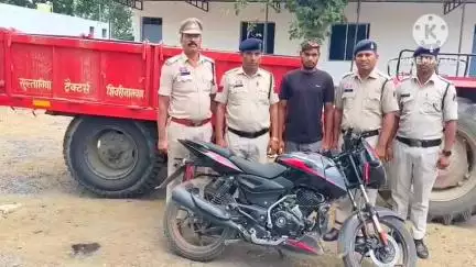 नवागढ़: शिवरीनारायण पुलिस ने ट्रैक्टर की ट्रॉली चोरी के मामले में 1 आरोपी को किया गिरफ्तार, 1 नाबालिग बालक को निरुद्ध किया