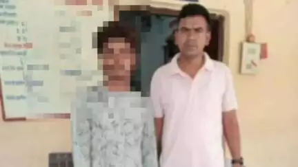 शाहगंज: लपरी से सरायख्वाजा पुलिस ने बाल अपचारी को हिरासत में लिया