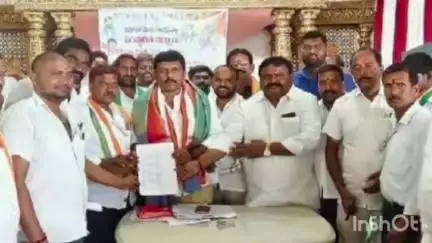 కథలాపూర్: కాంగ్రెస్ బలోపేతానికి కార్యకర్తలు కృషి చేయాలి: జగిత్యాల జిల్లా కాంగ్రెస్ పార్టీ పరిశీలకులు అంజన్ కుమార్.