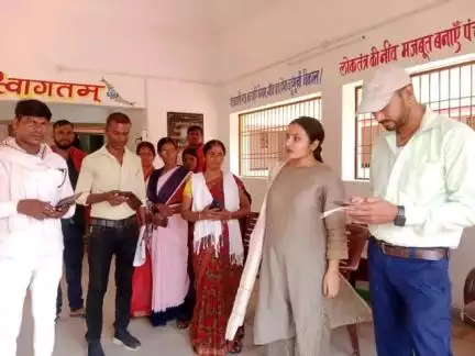 देव: देव प्रखंड में आयुष्मान कार्ड निर्माण अभियान की हुई शुरुआत, यह अभियान तीन दिवसीय चलेगा