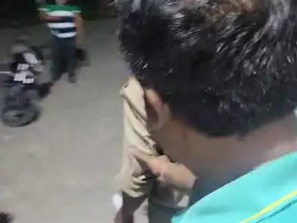 sikhera hospital  la pariiye  or doctor ki gunda garde krte hu or sath hatype karte hu