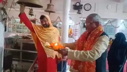 नौरोजाबाद: पूर्व सांसद ज्ञान सिंह पहुंचे मां ज्वाला उचेहरा धाम दर्शन करने
