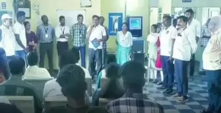 భిక్కనూర్: సైబర్ నేరాల పట్ల జాగ్రత్తగా ఉండాలి: పట్టణంలో జిల్లా పోలీసు కళాబృందం ప్రతినిధి ప్రభాకర్