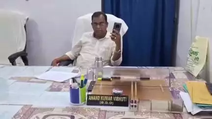 कांटी: कांटी में आयुष्मान कार्ड बनाने में अवैध वसूली, सीएससी संचालक के खिलाफ बीडीओ ने दर्ज कराई प्राथमिकी