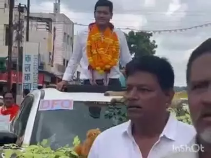 मगरलोड: आईएफएस में देश भर में 27वां रैंक प्राप्त करने वाले अतुल गोलछा का नगरवासियों ने ओसवाल भवन में भव्य स्वागत किया