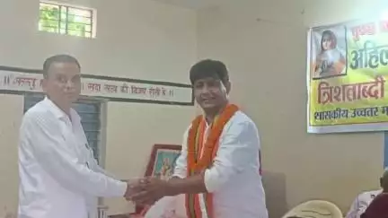 बागबाहरा: ग्राम तेंदूकोना के शासकीय उच्चतर माध्यमिक विद्यालय में आयोजित पुण्यश्लोक रानी अहिल्याबाई होल्कर की 300वीं जन्मजयंती