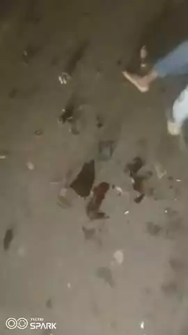 अशोकनगर के मोहनी पत्थर पर दो बाईकों में आमों श्यामू टकराव हुआ कुछ लोगों ने घायल लोगों की सहायत की