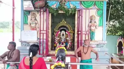 உத்தமபாளையம்: சீலையம்பட்டி பிரத்தியங்கரா தேவி திருக்கோவில் சிறப்பு யாகசாலை பூஜையில் நடிகர் செந்தில் குடும்பத் தாருடன் பங்கேற்பு