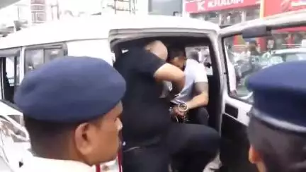 Raipur Police मेकाहारा में पत्रकारों से बदसलूकी का मामला: बाउंसरों की गुंडागर्दी पर पुलिस ने कसा शिकंजा, संचालक वसीम समे