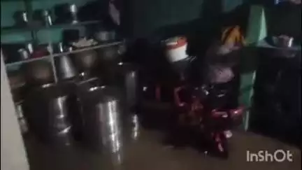 उमरगा: शहरातील एसटी कॉलणी मध्ये पावसाचे पाणी घरात शिरल्याने मोठ नुकसान