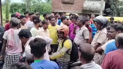 সোনারপুর: চম্পাহাটি ভোজেরহাট রোডের বেহাল দশা, প্রতাপনগরে রাস্তা অবরোধ করে বিক্ষোভ স্থানীয়দের #jansamasya