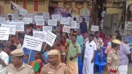 மதுரை தெற்கு: பணி நிரந்தரம் உள்ளிட்ட பல்வேறு கோரிக்கைகளை வலியுறுத்தி கிராம ஊராட்சி தூய்மை பணியாளர்கள் கவன ஈர்ப்பு ஆர்ப்பாட்டம்