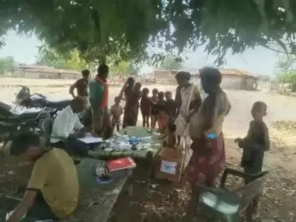 खोड़: ग्राम पंचायत छतौली बीजों पण्डो पारा में स्वास्थ शिविल लगा कर घर पहुंच कर स्वास्थ का परीक्षण किया गया और दावा ....