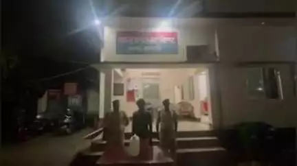 जमुनहा: हरदत्त नगर गिरन्ट भिनगा व सोनवा क्षेत्र से तीन आरोपियों को गिरफ्तार किया गया, 9 लीटर कच्ची शराब व 2 नाजायज चाकू बरामद