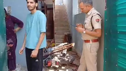 कालका: पिंजौर की विश्वकर्मा कॉलोनी में इनेलो नेता समेत 3 घरों पर तलवारों और डंडों से हमला, कई घायल