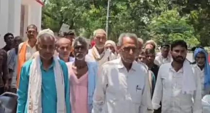 पयागपुर: त्रिकोलिया गांव में पैमाइश कार्य करने पर स्थानीय ग्रामीणों ने डीएम से की शिकायत #jansamasya