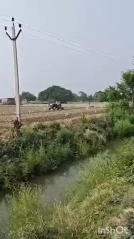 टूंडला: गांव टिकरी में पिता-पुत्र की हत्या से जुड़ा ट्रैक्टर से खेत जोतने का वीडियो आया सामने