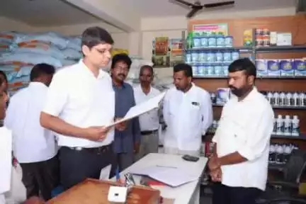బీబీపేట: రైతులకు నాణ్యమైన ఎరువులను అమ్మలని బీబీపేటలో తెలిపిన : జిల్లా కలెక్టర్ ఆశిష్ సంగ్వాన్
