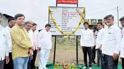 ಭಾಲ್ಕಿ: ಕಳಸದಾಳ್ ತಾಂಡಾದಲ್ಲಿ ನೂತನವಾಗಿ ನಿರ್ಮಾಣ ಮಾಡಲಾಗುತ್ತಿರುವ ಸಿಸಿ ರಸ್ತೆ ಮತ್ತು ಚರಂಡಿ ನಿರ್ಮಾಣ ಕಾಮಗಾರಿಗೆ ಸಂಸದ ಸಾಗರ ಖಂಡ್ರೆ ಚಾಲನೆ