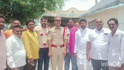 వర్ధన్నపేట: ఇల్లంద గ్రామానికి చెందిన భారత జవాన్లను సన్మానించిన స్థానిక ఎస్సై #0paretionsindhur