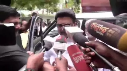 அம்பத்தூர்: "EPS அரைத்த மாவை அரைக்கிறார், அதற்கு பதில் சொல்லி என் தரத்தை தாழ்த்திக்க விரும்பவில்லை" - GKM காலனியில் முதலமைச்சர் கறார்