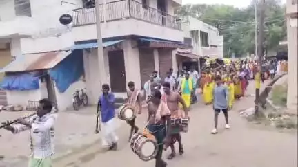 கயத்தாறு: இந்திராநகர் அருள்மிகு ஸ்ரீ காளி காந்தாரி அம்மன் கோவில் கொடை விழாவை முன்னிட்டு பால்குட ஊர்வலம்